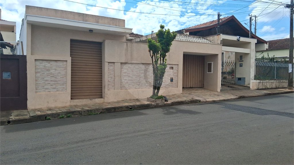Casa espaçosa na Vila Costa do Sol em São Carlos – excelente para moradia, comércio ou investimento!