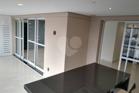 Apartamento 3 suítes, varanda gourmet, 3 vagas em Condomínio Clube na Mooca
