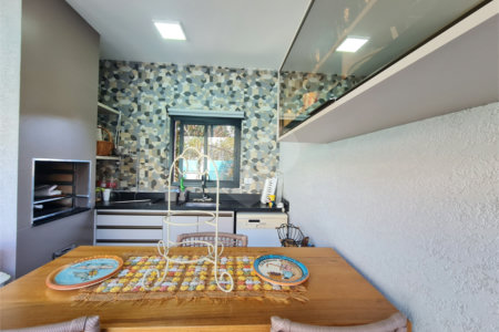 Casa com 4 dormitórios à venda, 214 m² por R$ 1.890.000 - Parque Arco Iris - Atibaia/SP