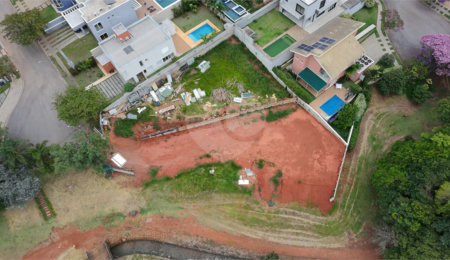 Terreno à venda no condomínio Figueira Garden, Atibaia - SP