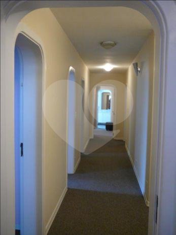 APARTAMENTO UM POR ANDAR!