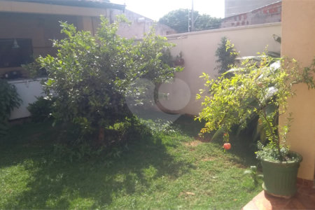 Casa térrea para venda ou locação no Santa Felícia.