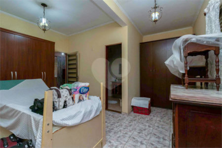 Casa a venda na Moóca 250m² três dormitórios sendo uma suíte duas vagas de garagem.