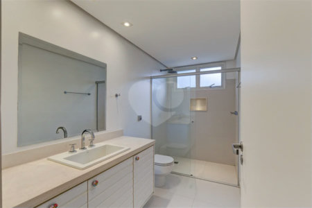 Apartamento no Alto da Boa Vista Condomíno com vasta área verde, lazer e segurança..