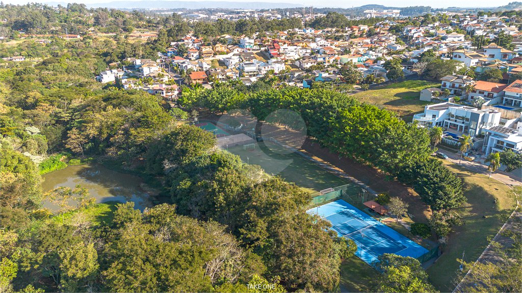 Belíssimo sobrado com piscina aquecida no Condomínio Villagio Capriccio - Louveira SP.
