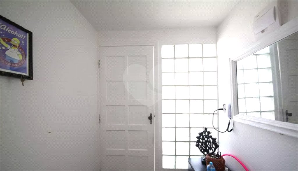 Casa à venda no Campo Belo de 200 metros quadrados, com 3 casas no terreno.