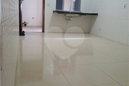 Sobrado novo de 3 quartos, 1 suíte, com 100 m², 2 vagas de garagem à venda no Jardim Eliane SP