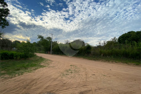 Terreno com 3.075,00 m² de área total.