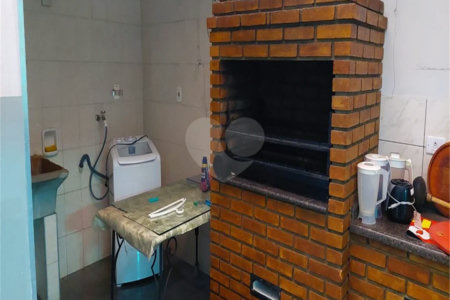 Casa com dois pavimentos na Barra Funda: