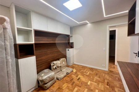 Apartamento à venda com 3 quartos, sendo 1 suíte, em Alto da Boa Vista, São Paulo, SP
