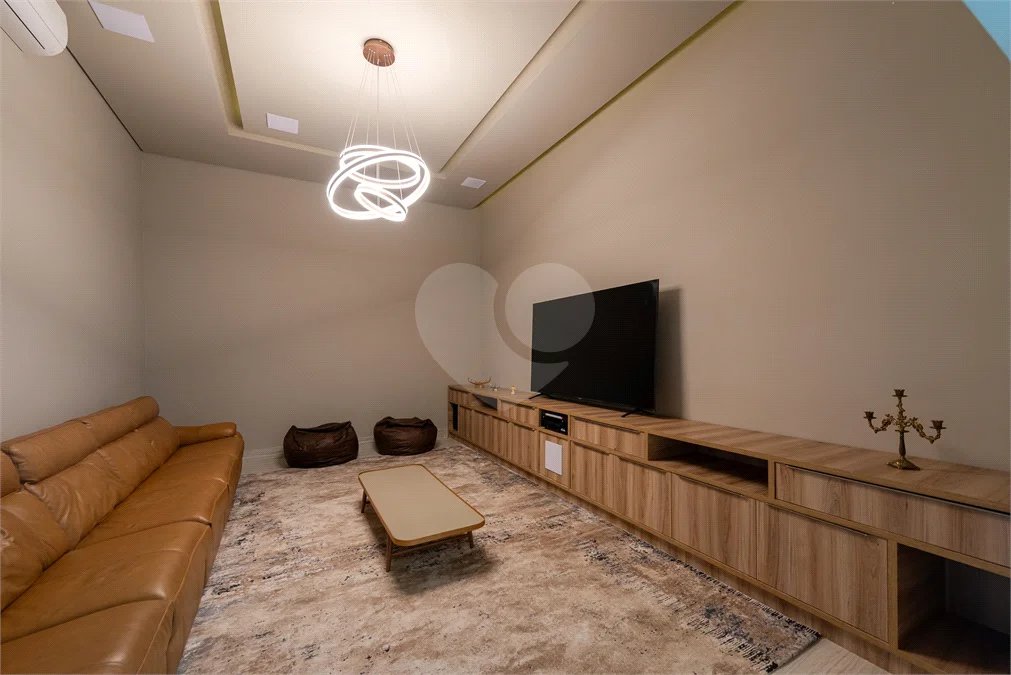 Casa à venda com 4 suítes no condomínio Vale da Santa Fé, Vinhedo - SP