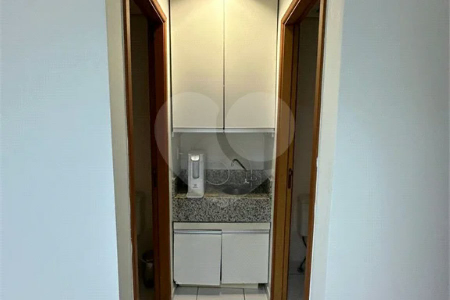 Sala à venda em Jardim Vazani, São Paulo, SP