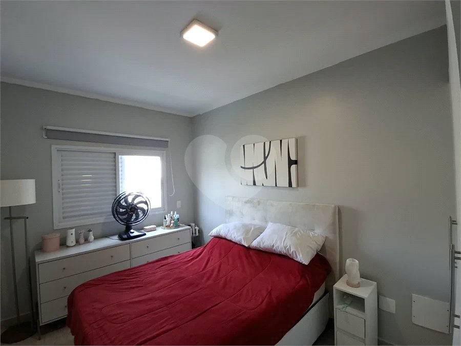 Casa à venda com 3 quartos, sendo 1 suíte, no condomínio Vila Arnoni, São Paulo - SP