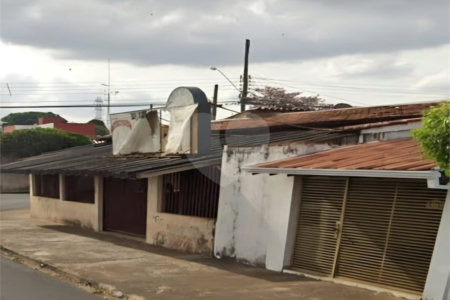 CASA À VENDA – BAIRRO SANTA FELÍCIA