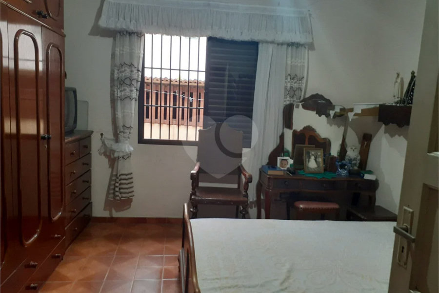 Casa Térrea à venda com 4 quartos em Vila Regente Feijó, São Paulo, SP