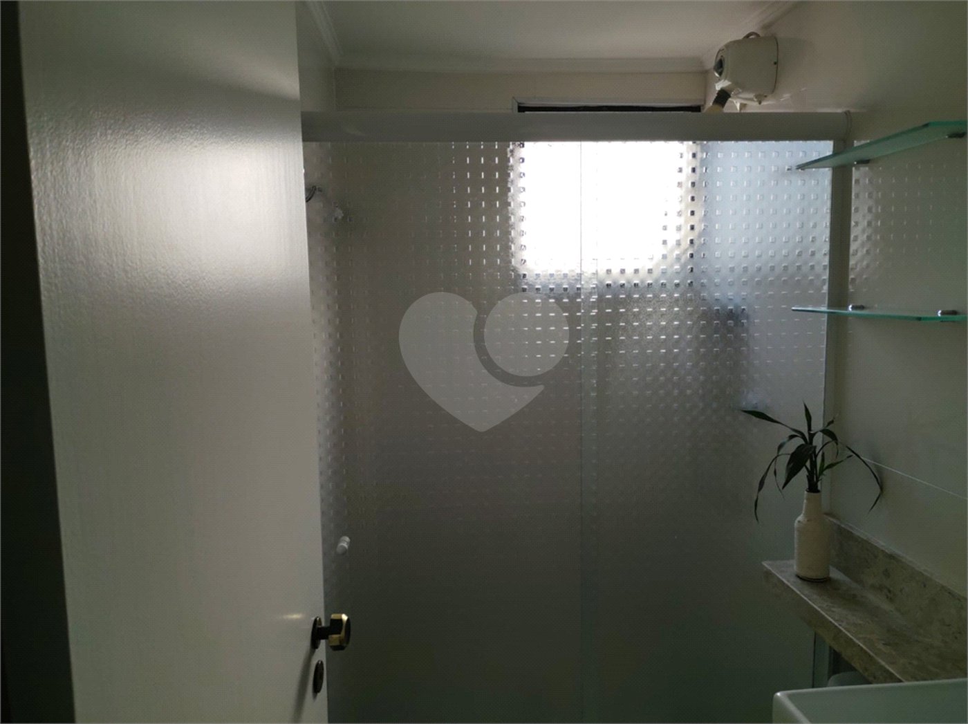 AMPLO APARTAMENTO COM LAZER