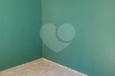 Apartamento no Condomínio Residencial Jardim das Torres.