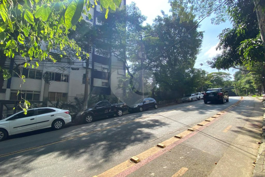 Apto 91 m - Metrô Sumaré, rua arborizada e tranquila. ótima planta, são 03 dorm 1 suite 1 vaga