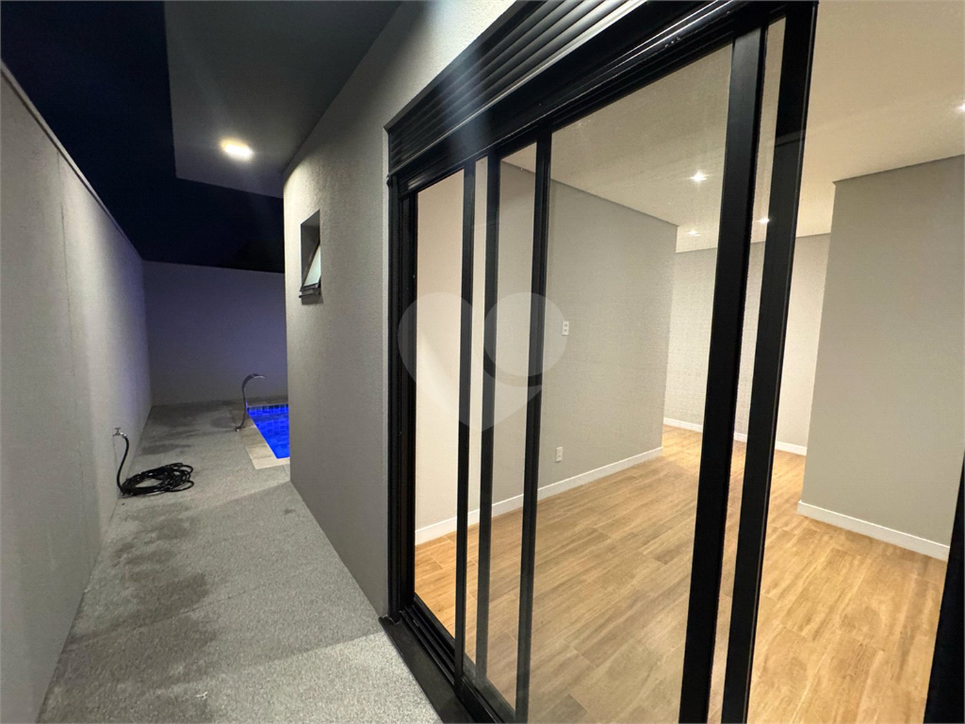 CASA A VENDA COM 3 DORMITÓRIOS, SENDO 1 SUITE NO SESIDENCIAL VILLENEUVE