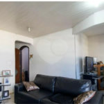 Casa à venda com 250 m², 6 quartos, sendo 1 suíte, 5 banheiros, 2 vagas, próxima à estação de metrô Vila Matilde,