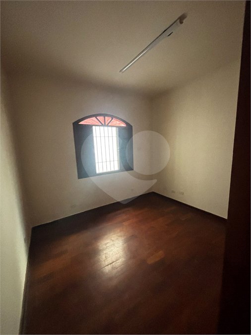 Casa com 70m², 3 dormitórios, sendo 1 suíte, 4 vagas, à venda no bairro do Ipiranga.