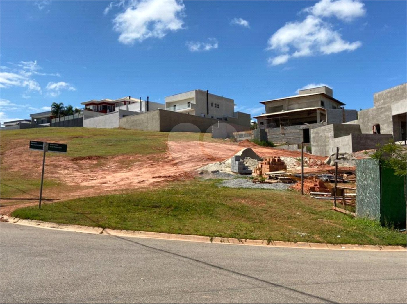 Terreno em Bragança Paulista condomínio fechado alto padrão 547 m² com projeto aprovado e pronto para construir