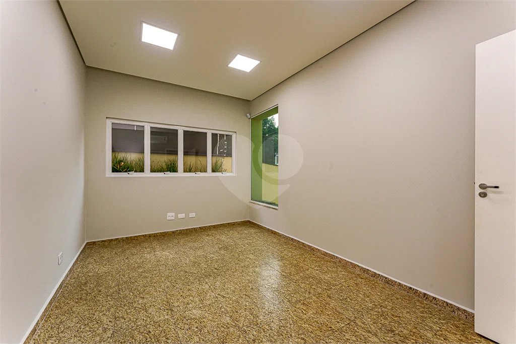 Prédio inteiro comercial á venda e locação na Vila Leopoldina.