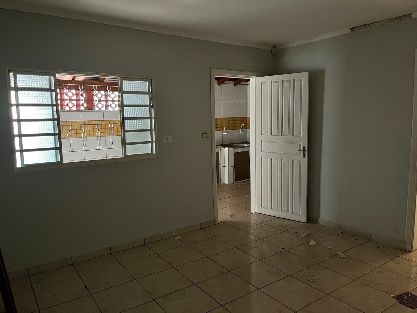 Casa para alugar com 4 quartos, sendo 2 suítes, no Centro, Três Lagoas, MS