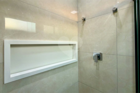 Casa térrea 3 dormitórios (3 suítes), espaço gourmet, piscina, 2 vagas garagem, condomínio fechado com ampla área lazer