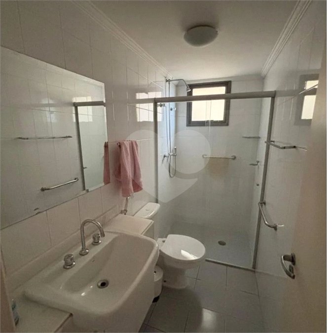 Apartamento de 107m2 no Planalto Paulista com 3 dorms, 1 suíte, 4 banheiros, 2 vagas. Estuda permuta.
