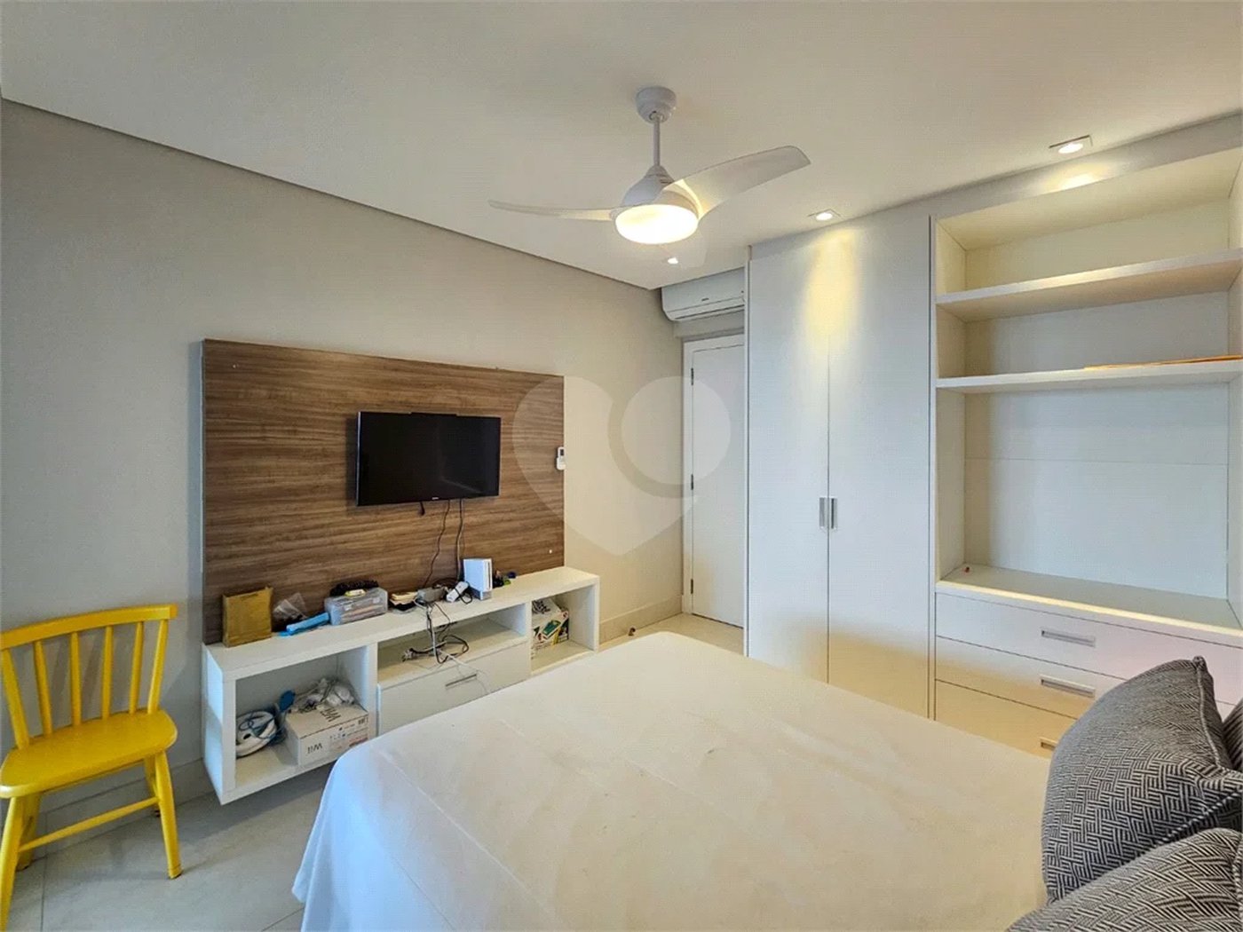 Apartamento à venda com 4 suítes em Riviera de São Lourenço, Bertioga, SP