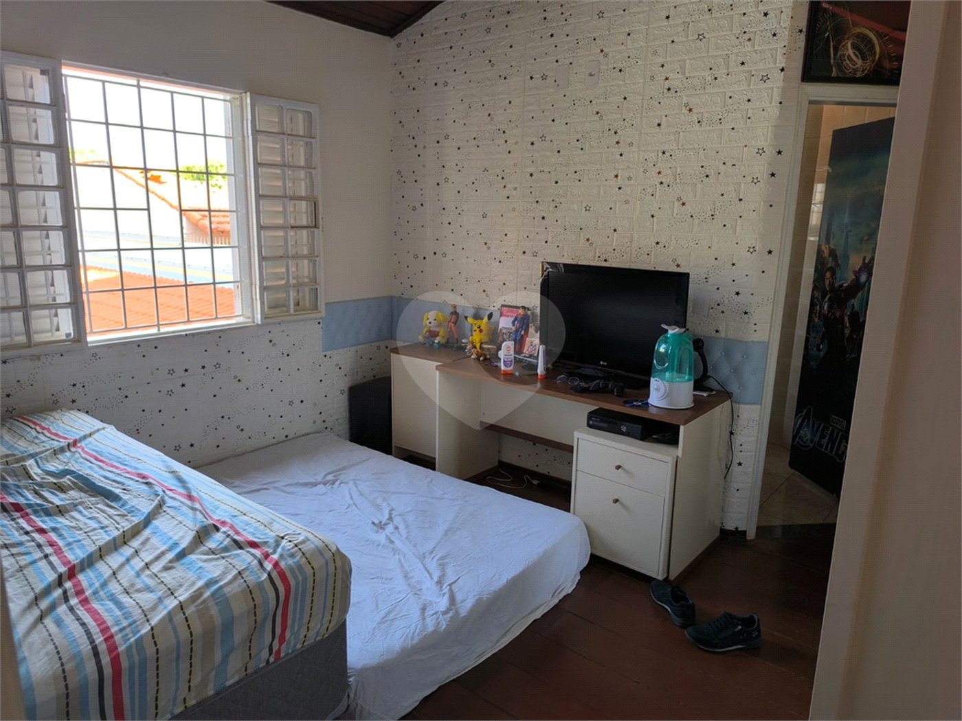 Casa à Venda no Santa Marta com 3 Suítes e Piscina