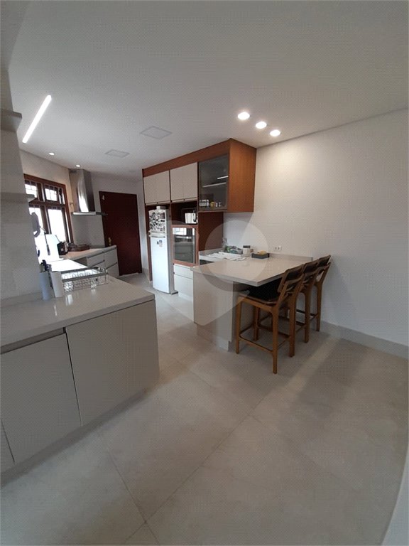 3 AMPLAS SUITES MAIS ECRITORIO MUITO VERDE E AMPLO QUINTAL
