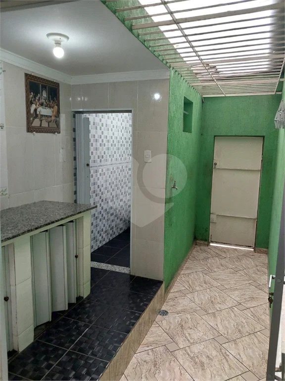 Sobrado à venda com 212 m², 2 quartos (suítes), 3 banheiros e 2 vagas de garagem, em São Caetano do Sul