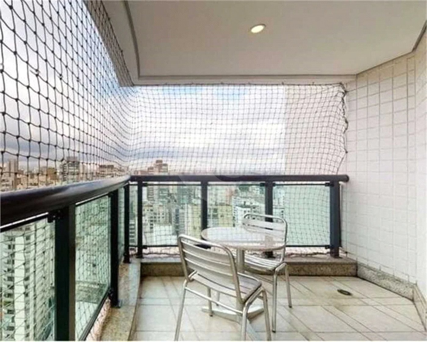 Apartamento para venda e locação no Paraiso de 63m² com 2 dormitórios e uma suíte