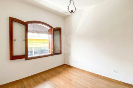 Sobrado com 400m² , 3 dormitórios , sendo 2 suítes , 3 vagas , à venda no centro de Santo André.