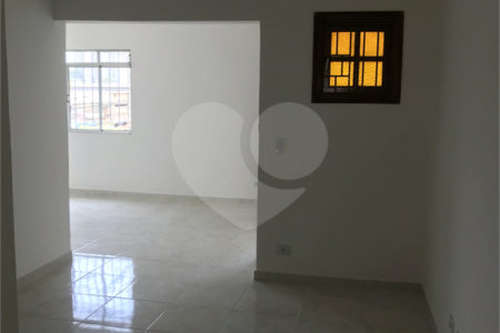 Casa com salão para Venda no Jardim Umarizal.