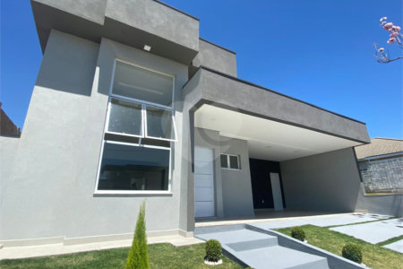 MARAVILHOSA CASA NO CONDOMÍNIO TERRAS DO VALE