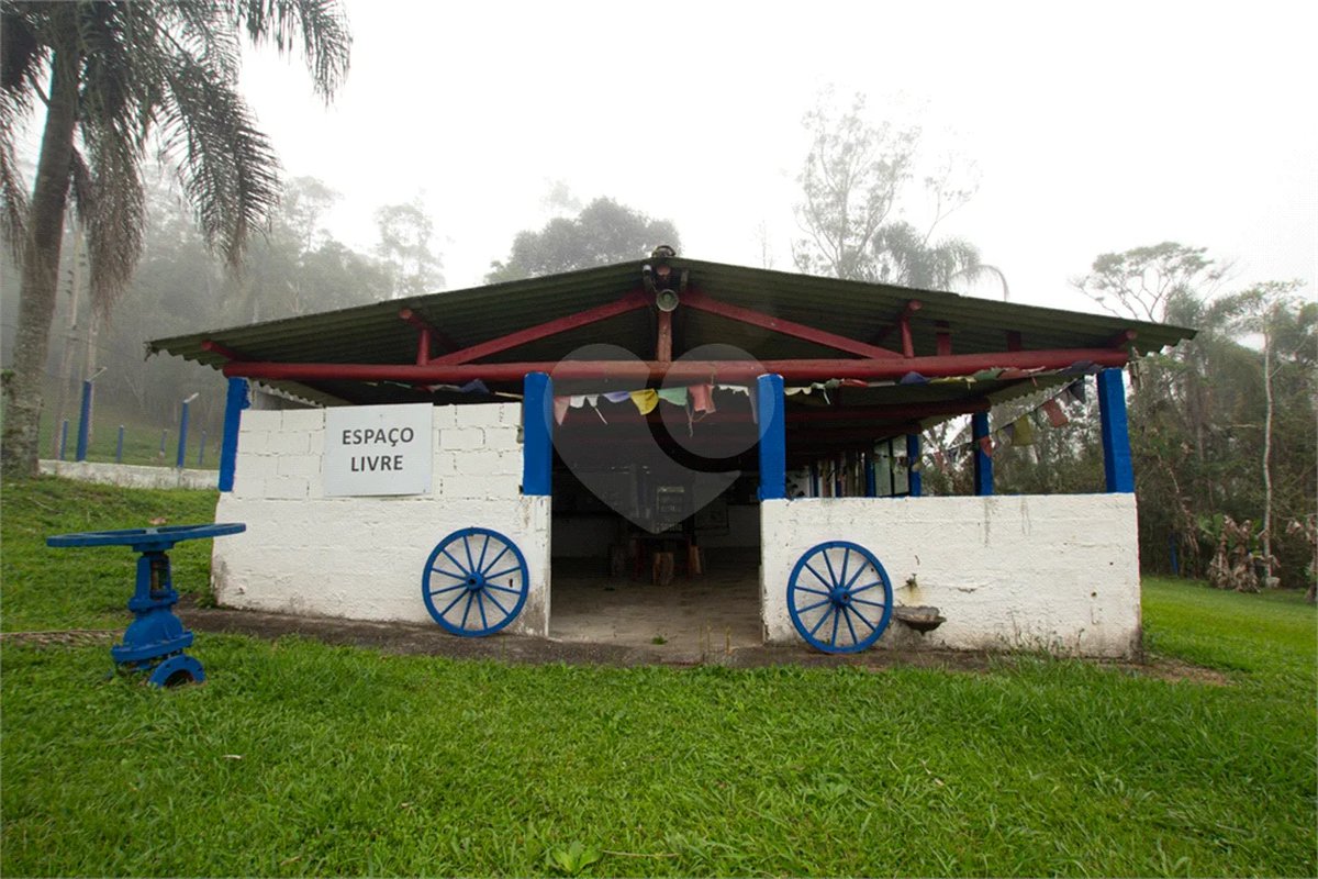 Sítio à venda com 8 quartos, sendo 4 suítes, em Taiaçupeba, Mogi das Cruzes, SP
