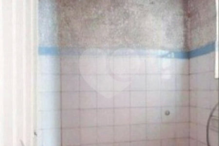 Sobrado à venda na Mooca de 212m² com 2 dormitórios, 1 suíte e 2 vagas.