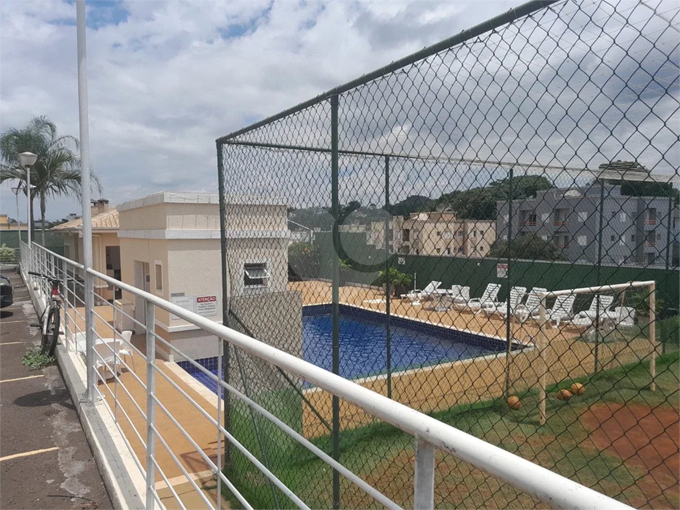 Apartamento à venda com 3 quartos, sendo 1 suíte,  em Jardim Bandeirantes, Louveira, SP