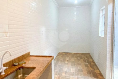 Sobrado com 400m² , 3 dormitórios , sendo 2 suítes , 3 vagas , à venda no centro de Santo André.