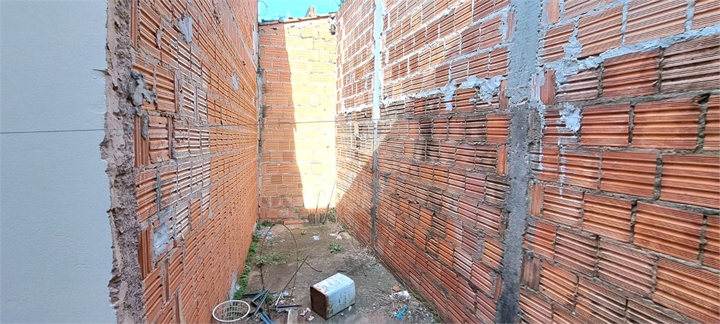 Casa ampla em bairro tranquilo – excelente oportunidade para morar ou investir!