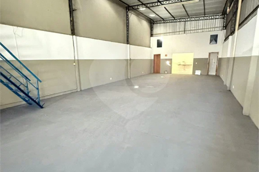 Salão Comercial para alugar no Bairro Água Branca
