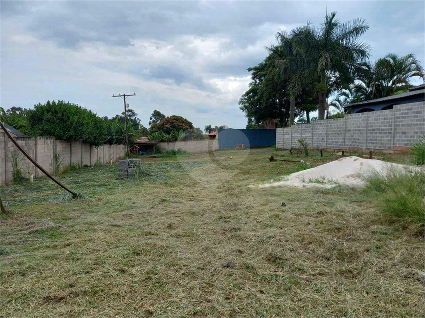 Terreno com 2.010,00 m² .