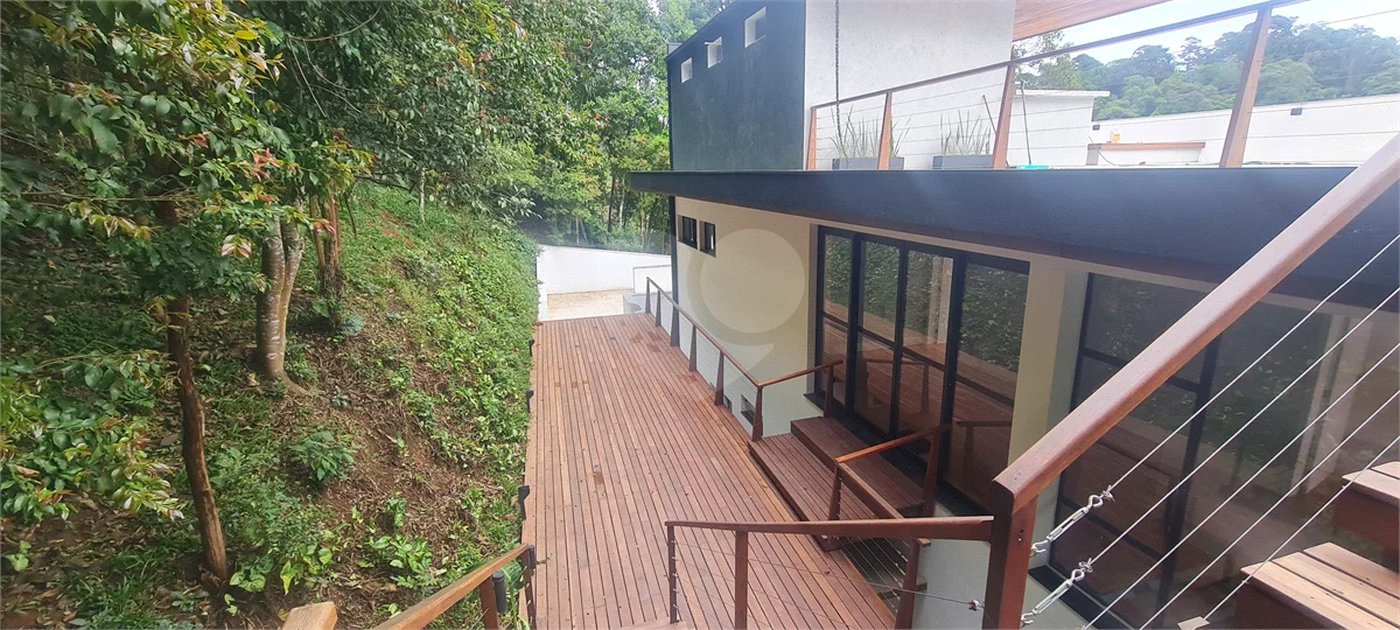 Casa à venda com 3 suítes no condomínio Alpes da Cantareira, Mairiporã - SP