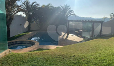 Casa à venda com 4 suítes no condomínio Terras de Santa Teresa, Itupeva - SP