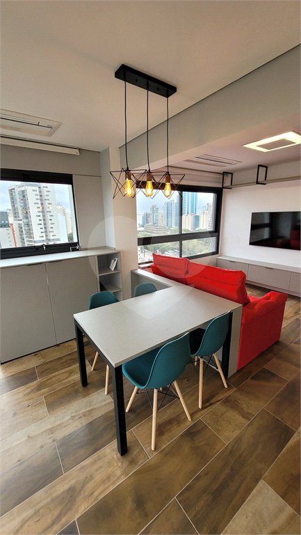 Apartamento de 2 quartos mobiliado à venda no Paraíso