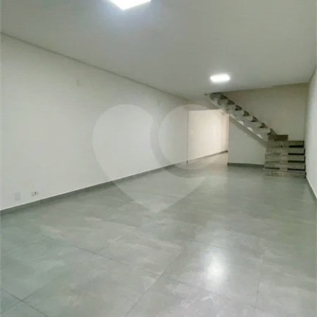 Sobrado com 3 andares, 350 m², 6 quartos, 2 suítes e 5 vagas para locação no Jardim Anália Franco!
