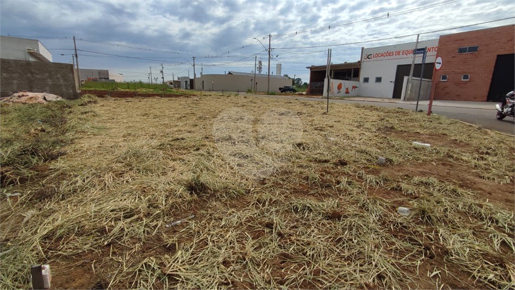 Terreno à Venda em São Carlos, no bairro Jardim Embaré